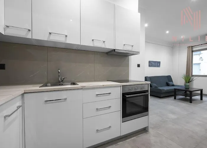 B&W, Nilie Hospitality Mgmt